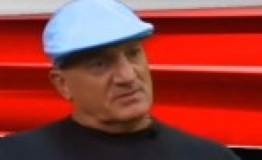 Veres László a Dinó Sporthiradóban