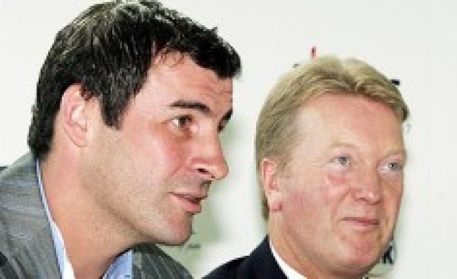 Warren szerint  Joe Calzaghe egy szimuláns