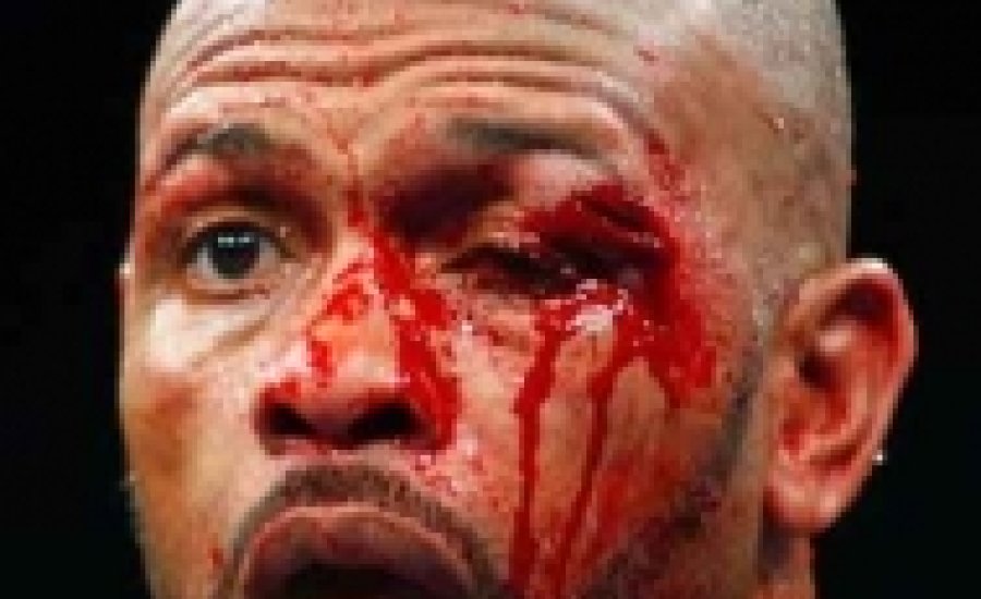 Brutális kiütéssel kikapott Roy Jones Jr.