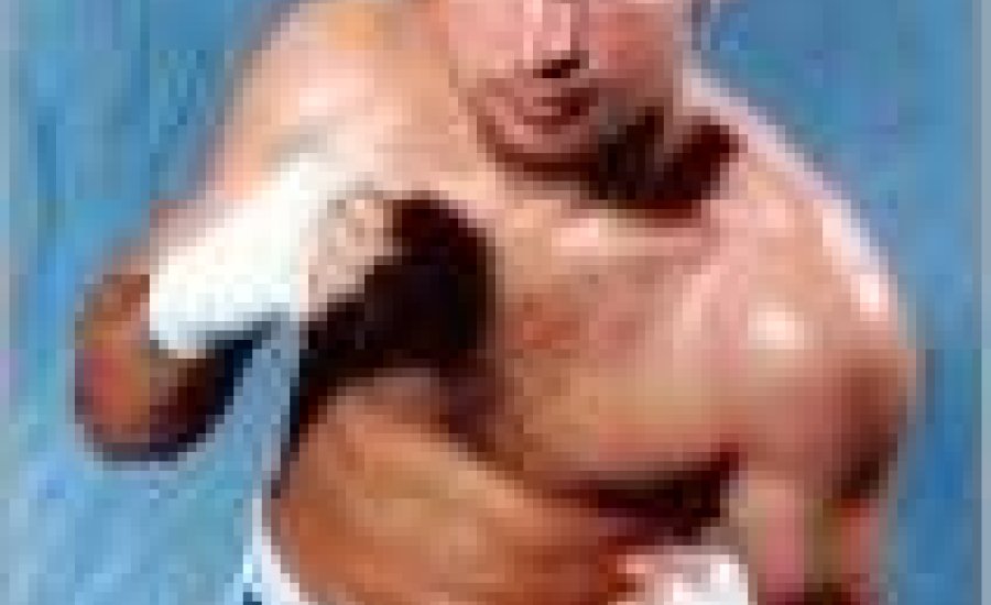 „Bones” Adams ismét visszatért