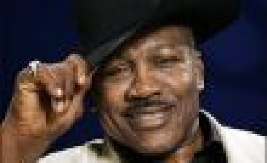 Elhunyt Joe Frazier, a nehézsúly aranykorszakának ikonikus alakja