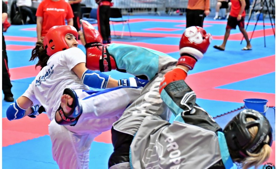 Pointfighting és formagyakorlat aranyak a budapesti kick-box világkupán