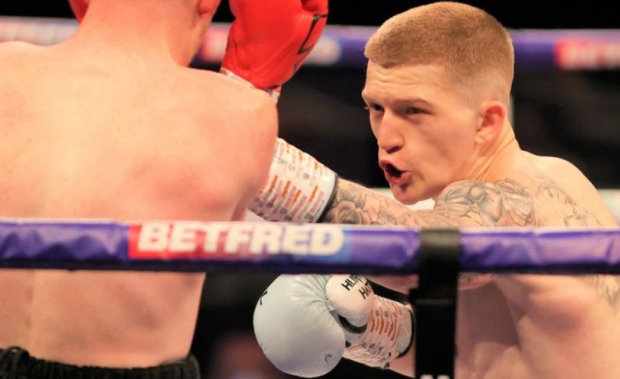 A „kis” Hatton megnyerte második profi meccsét