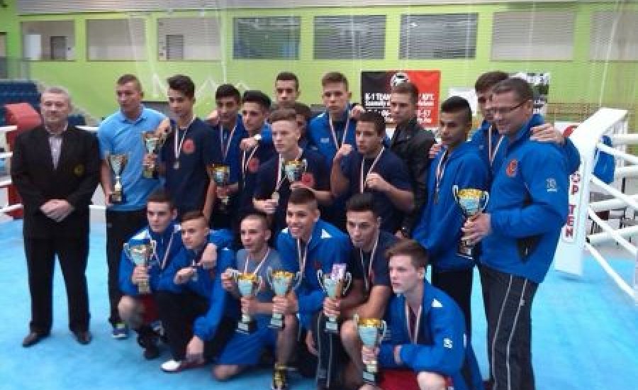 Aranyeső a Madárfészekre