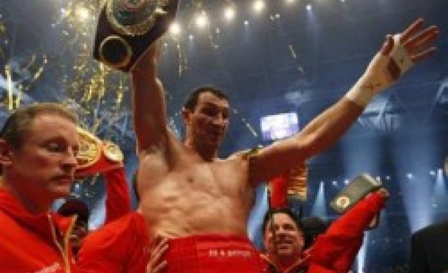 Klicsko továbbra is dominálja a nehézsúlyt - egy kiütés, és más semmi!