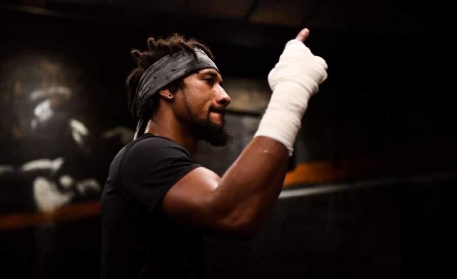 Andrade egy lőfegyver miatt került bajba