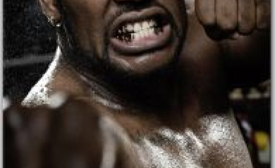 Gomez hónapokra kidőlt