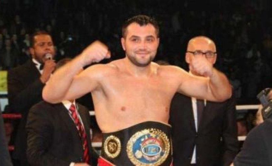 Hammer brutális kiütéssel nyert