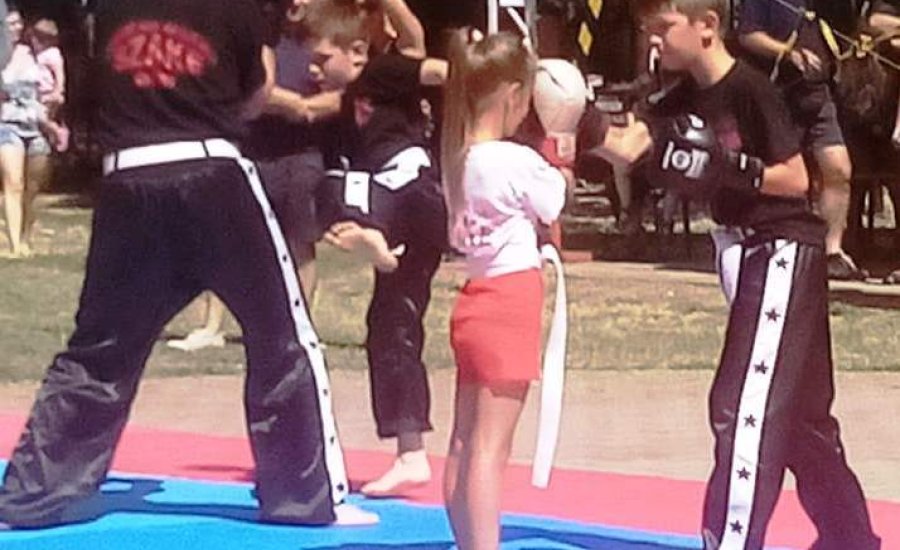 Kick-box bemutató Okányban