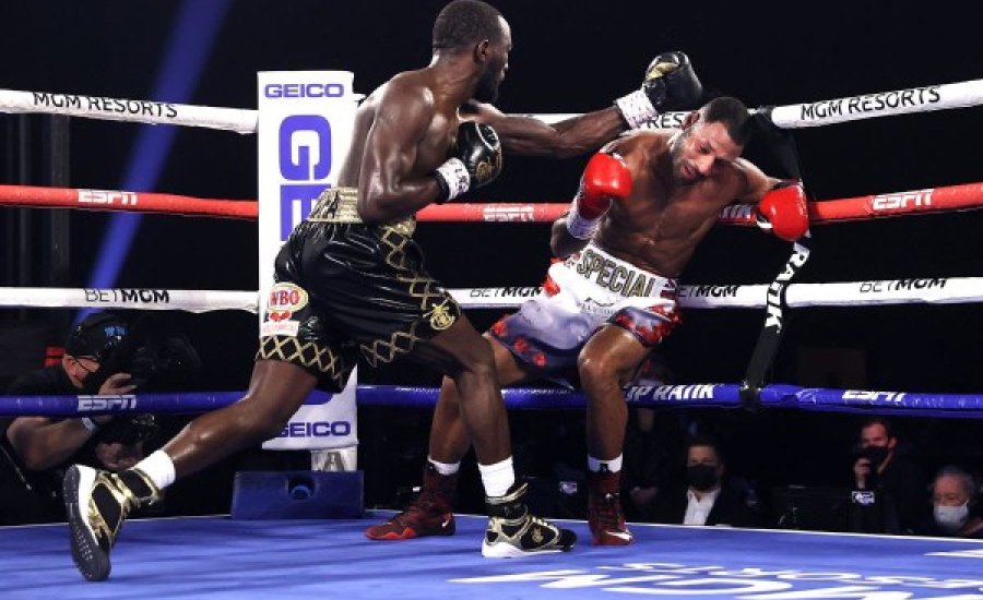 Crawford kiütötte Kell Brook-ot