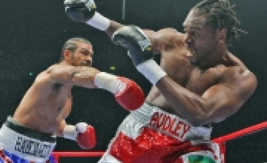 Kiütéssel védte címét David Haye - rövid hír