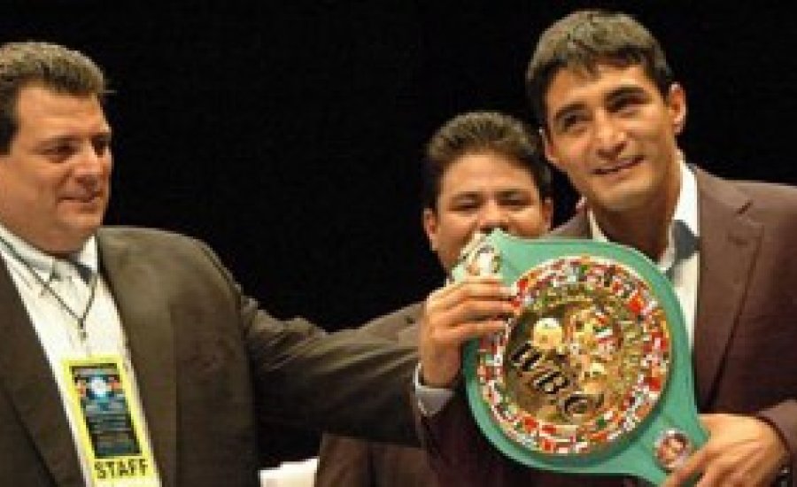 Morales „hazatér”