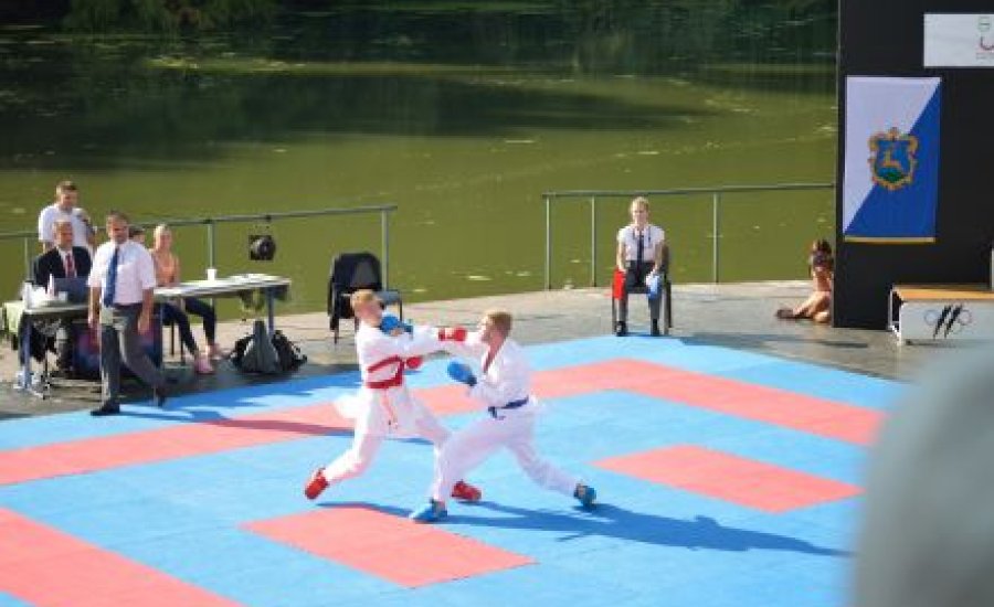 Karate a víz felett