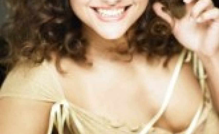 „Gyilkos Királynő” kontra „Baby”: aláírták