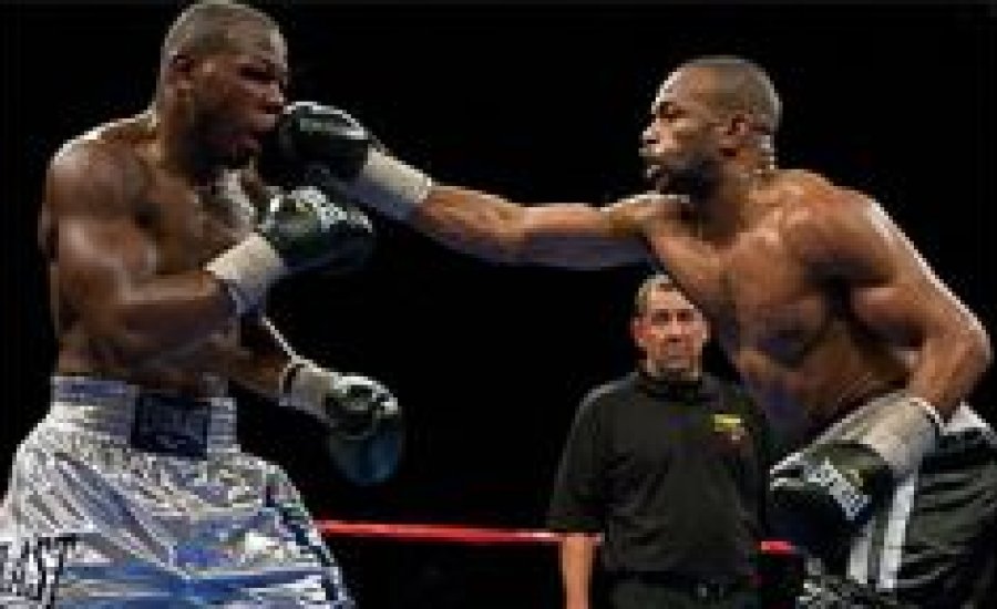 Roy Jones Jr. leiskolázta Jeff Lacyt