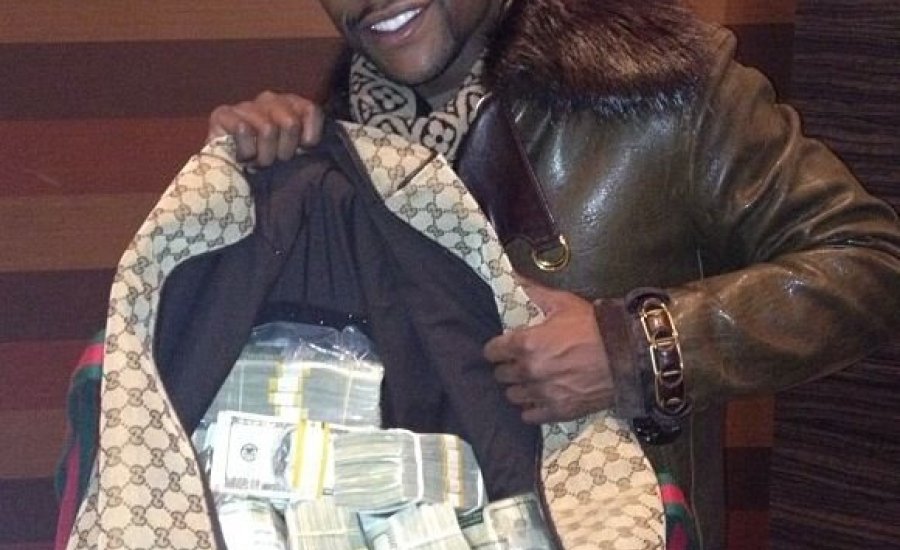 Floyd Mayweather 100 ezer dollár nyomravezetői díjat ajánlott