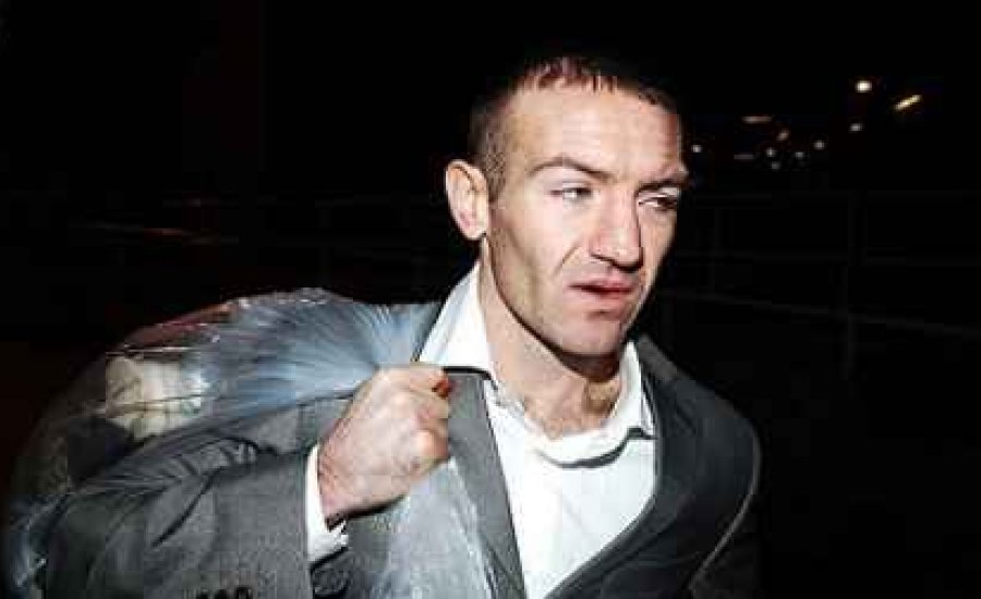 Scott Harrison ismét börtönbe kerül