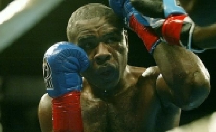 Cloud remek meccsen verte Glen Johnsont