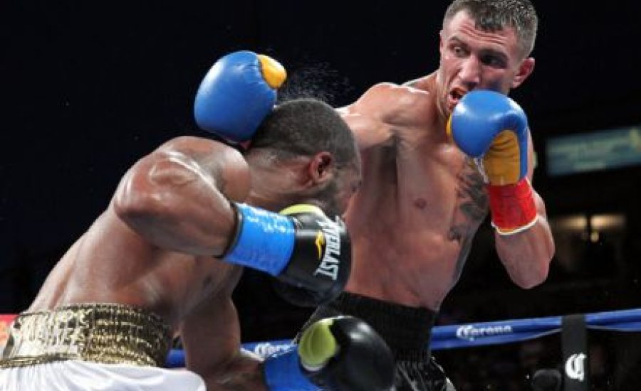 Második nekifutásra sikerült Lomacsenkónak