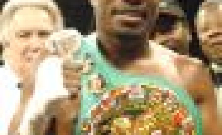 Vernon Forrest egyelőre nem bokszol Martinezzel