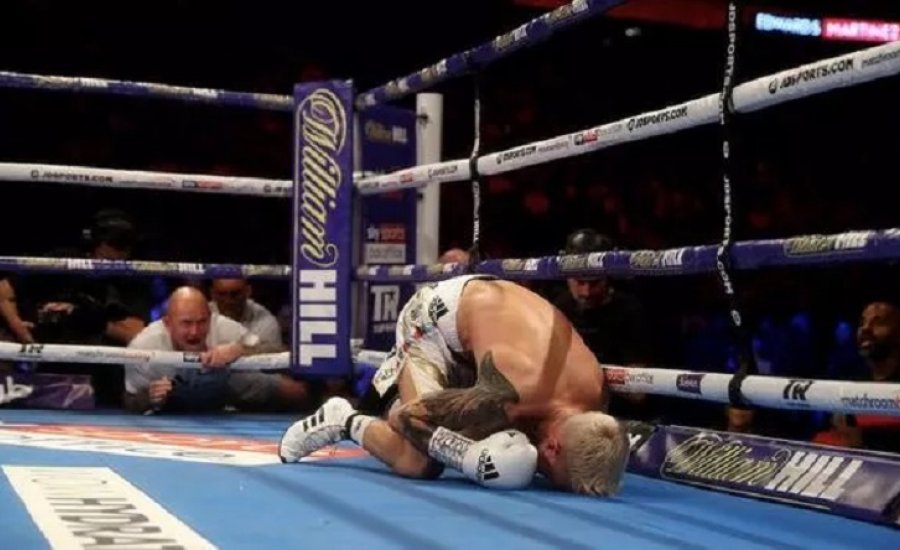 A KO után csak percekig örülhetett a vb-övnek