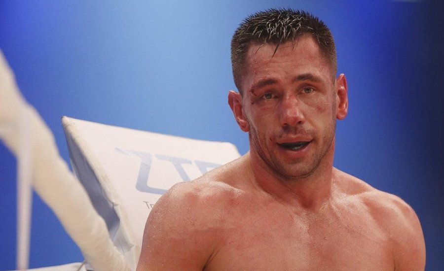 Felix Sturm december 19-én visszatér