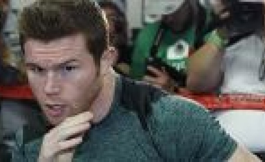 Canelo sajtóedzése (video)