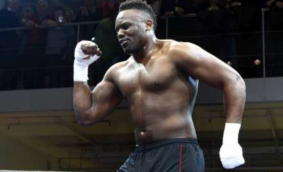 Chisora kazah-német ellenféllel küzd