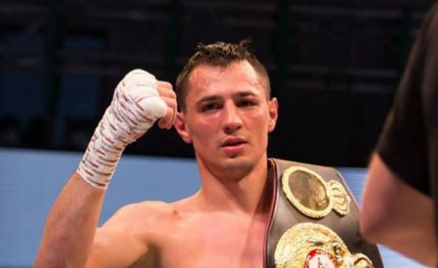 Flavius Biea grúz ellenféllel küzd