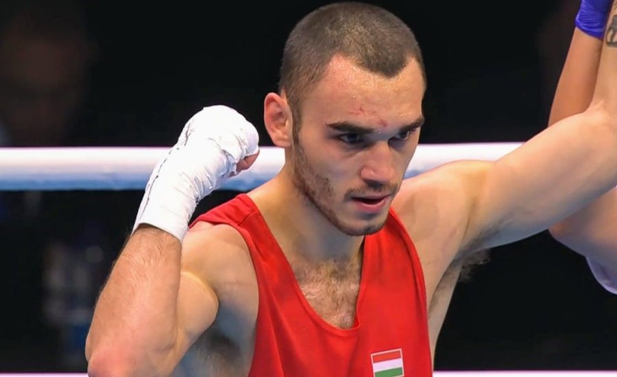 Gálos Roland profinak áll