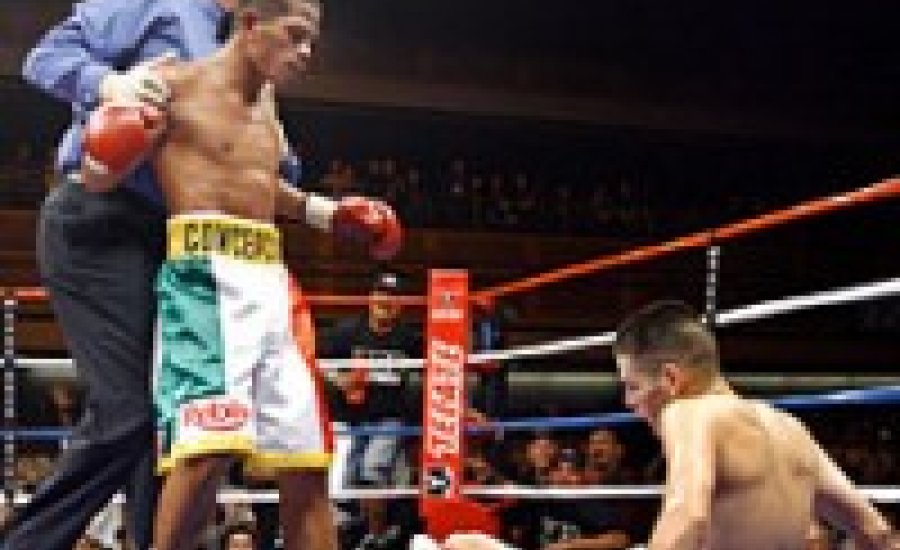 Luevano megvédte WBO bajnokságát