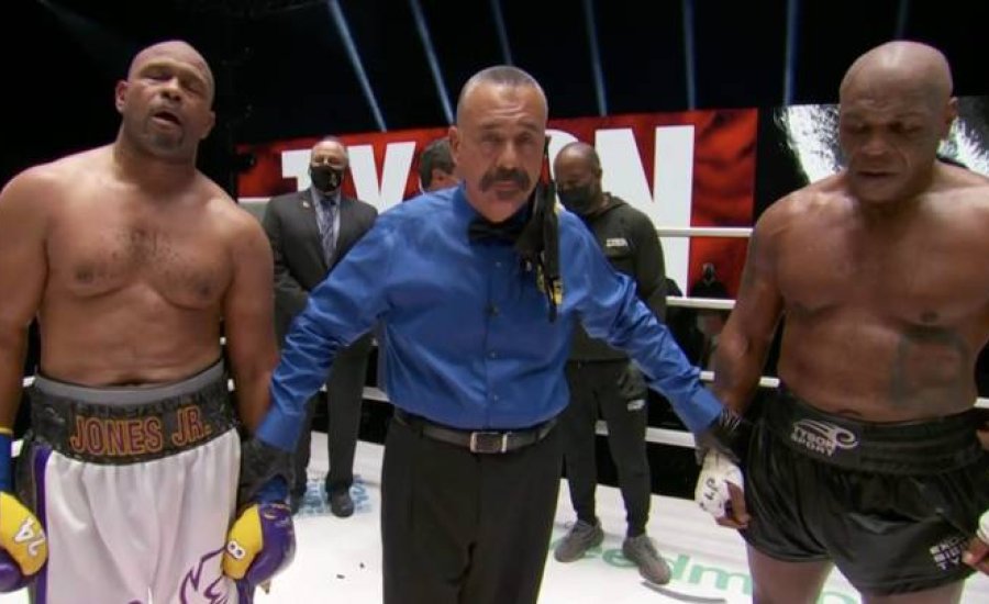 Döntetlen a Mike Tyson vs. Roy Jones mérkőzésen