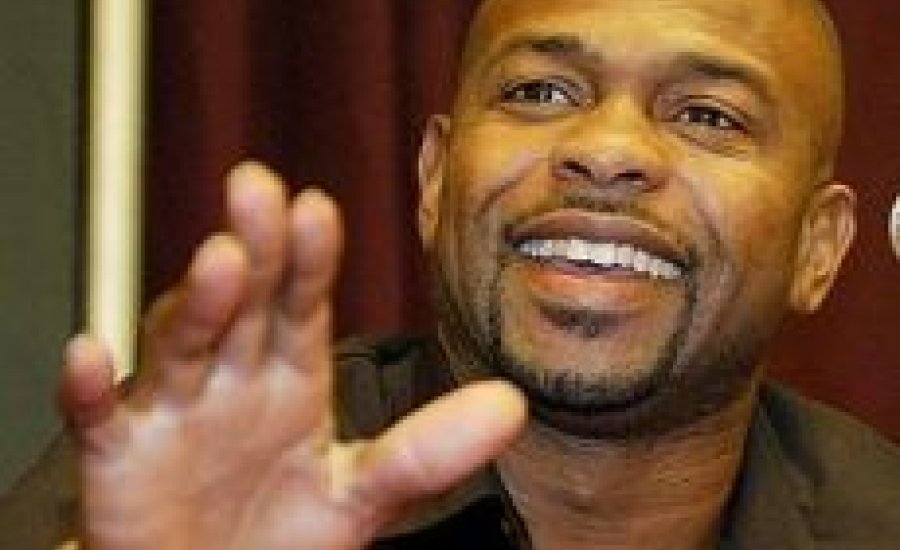 Roy Jones Jr. cirkuszi látványosságra készül