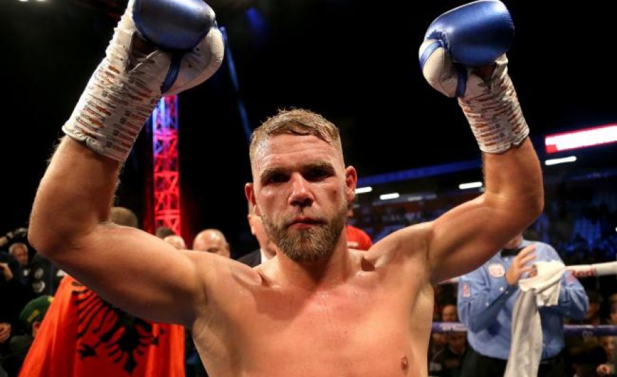 Újabb botrányvideó Saunders-től, most is felfüggesztették az engedélyét