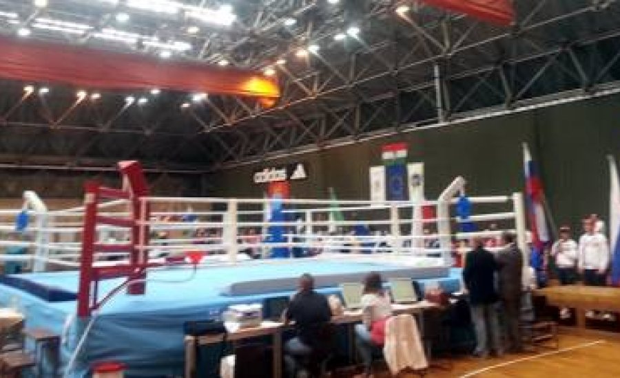 Schoolboys Eb: Két továbbjutó a nyitónapon