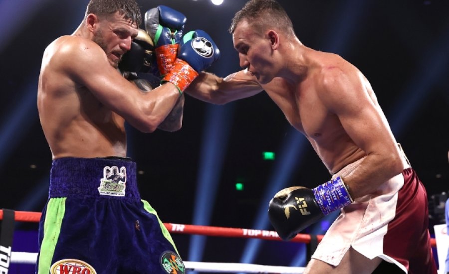 Az orosz ökölvívó úgy érzi, hogy elvették a világbajnoki címét