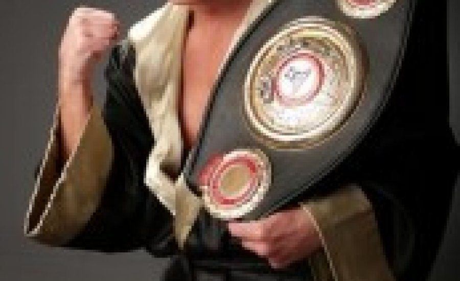 Uzelkov biztos benne, hogy legyőzi a papírbajnokot