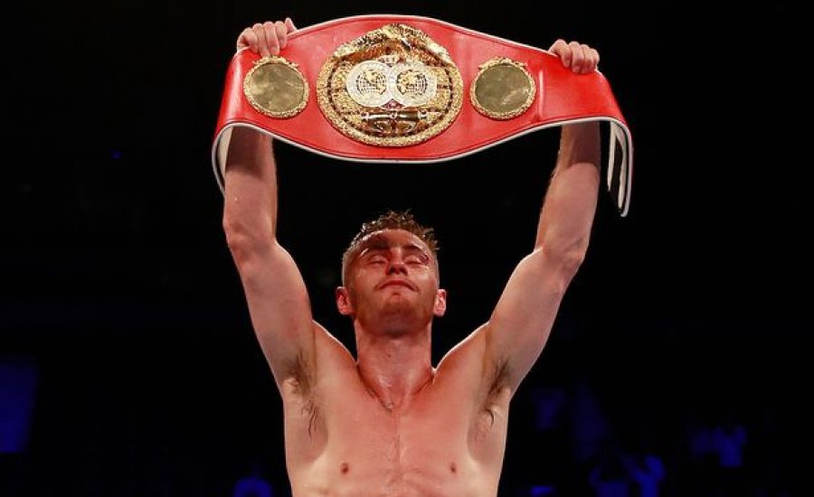 27 évesen befejezte a korábbi egyesített világbajnok