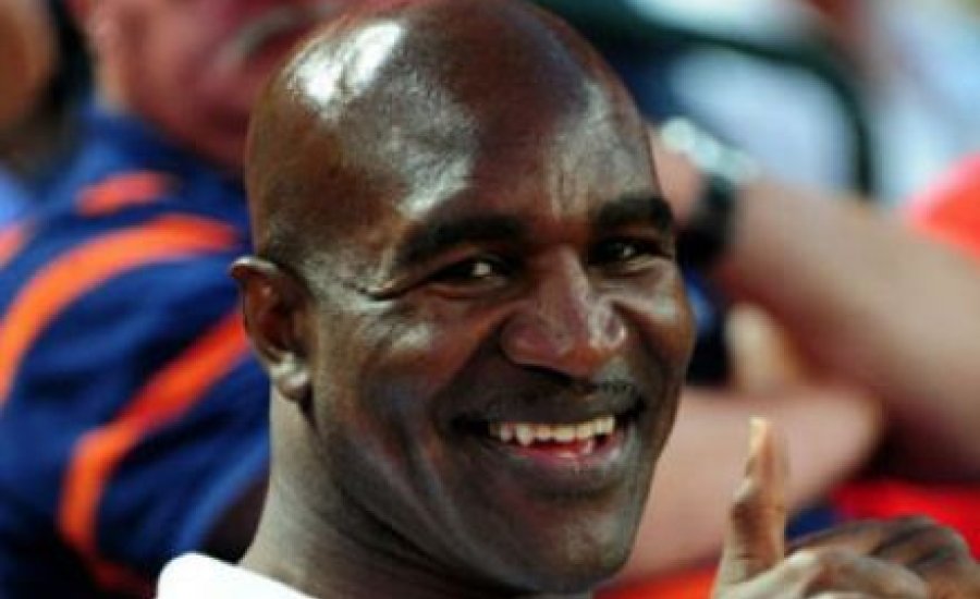 Evander Holyfield Skóciában bokszolhat