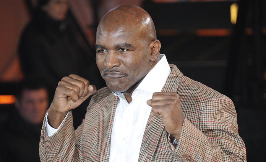 Evander Holyfield kőkemény edzésben