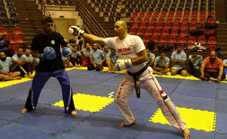 Kick-boxot és emberséget tanított a jordán menekülttáborban Mórádi Zsolt