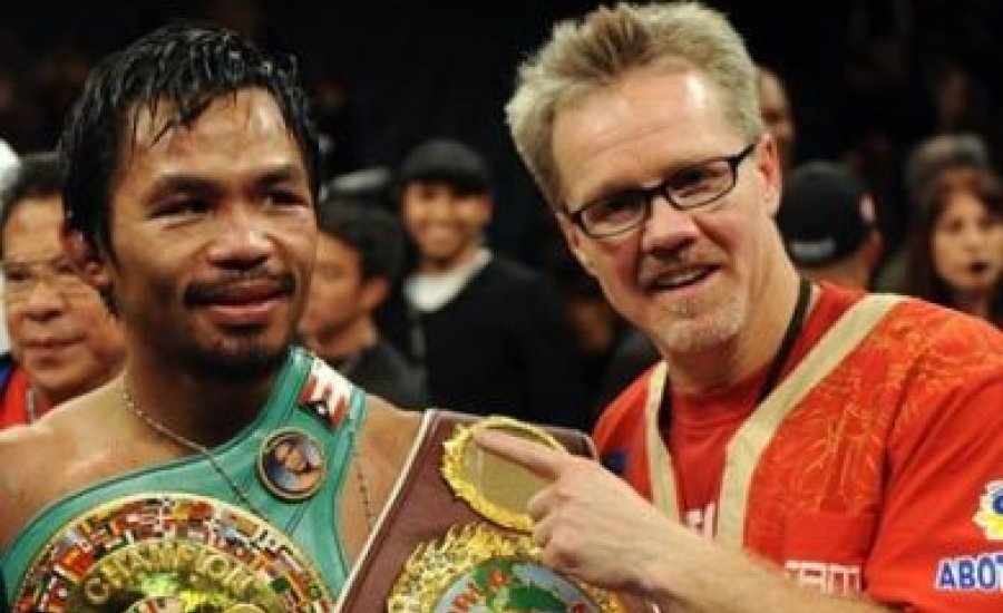 Manny Pacquiao a karrierjéért bokszol