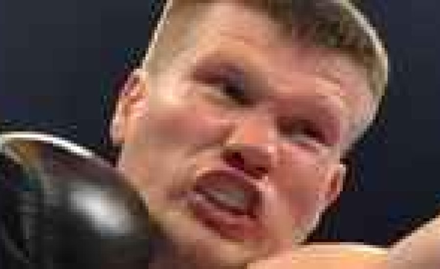 Így padlózott Dimitrenko (video)