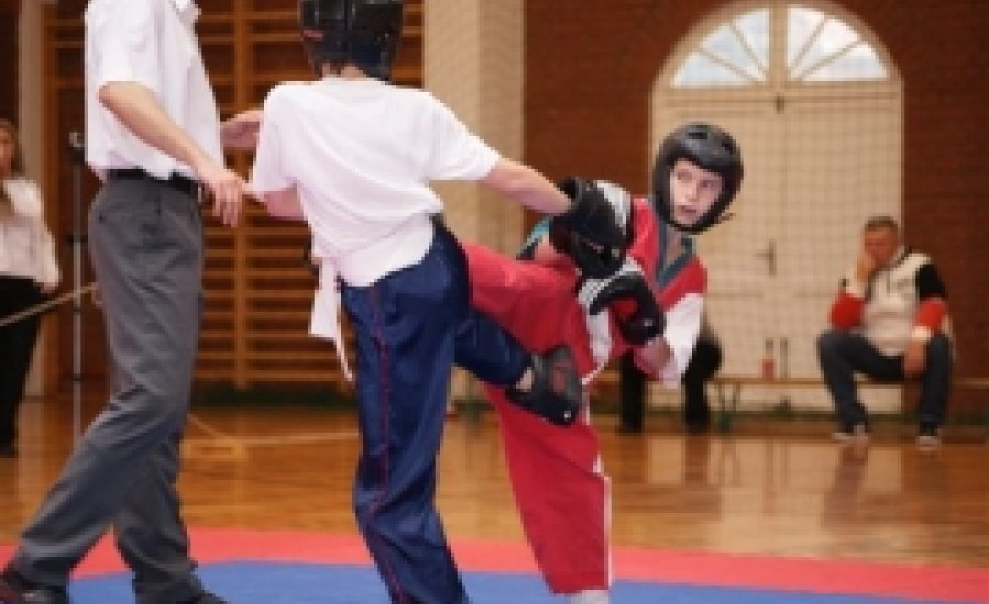 Huszár Róbert Emlékverseny, Kondoros