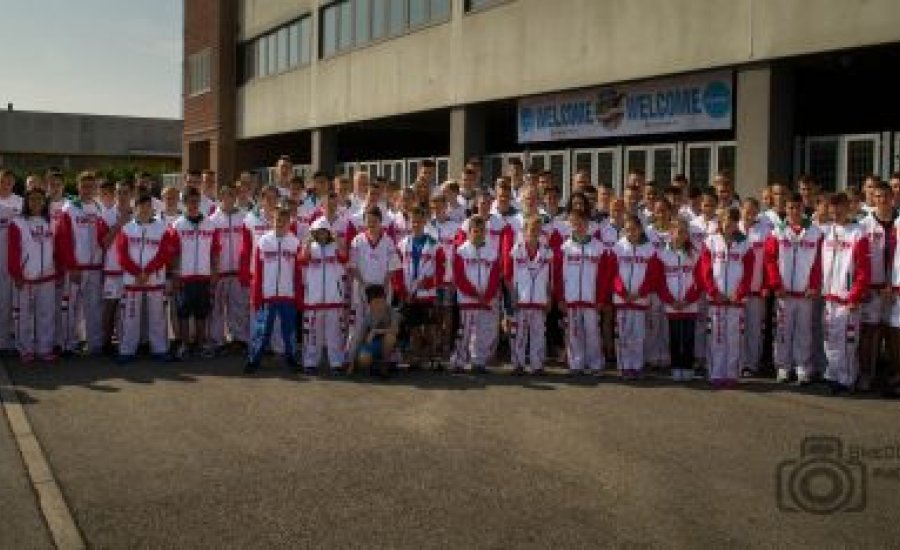 Kick-box vb: gyarapodnak az érmek