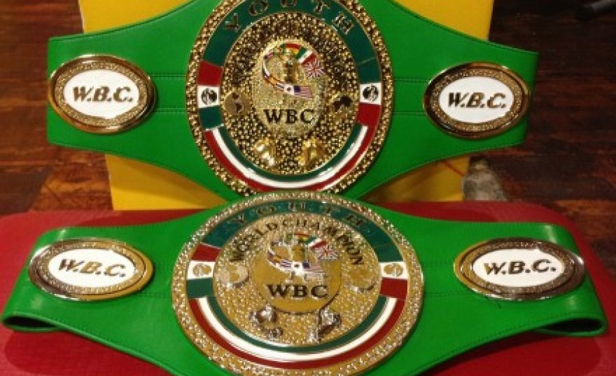 Már Budapesten a két WBC-öv