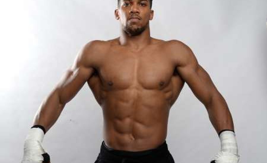 Sérülés miatt Joshua nem bokszolhat