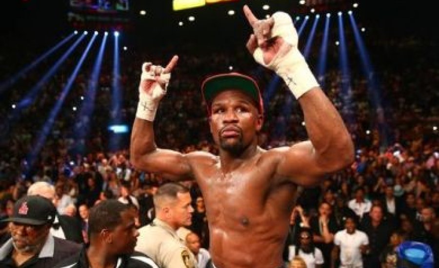 Floyd nagy küzdelemben győzött