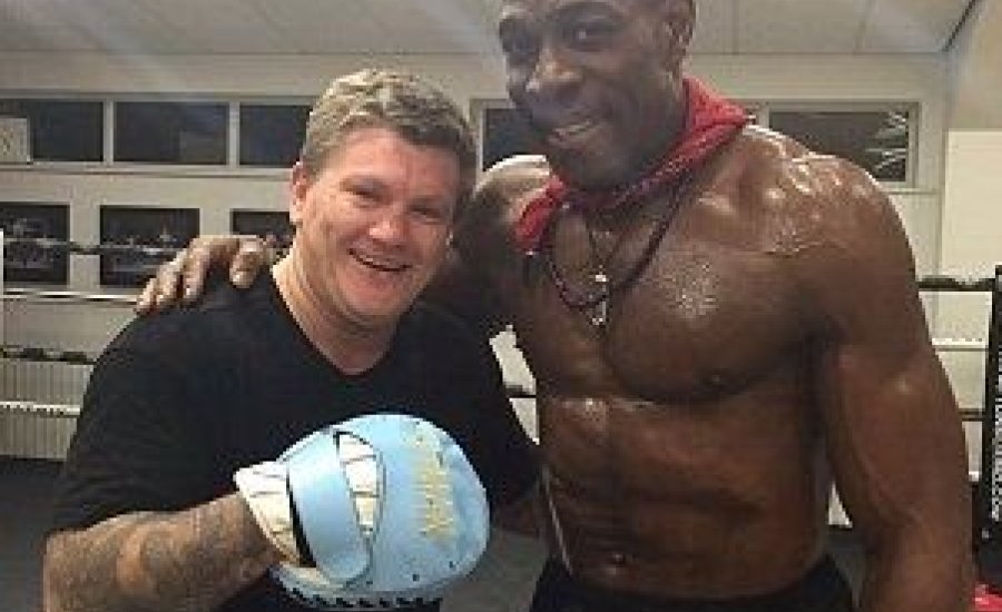Frank Bruno vissza akar térni