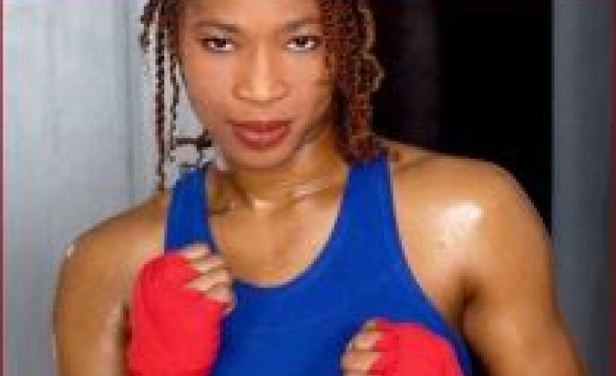 Ashley 48 évesen ismét vb-övet szerzett